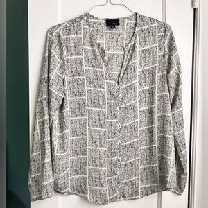 Lumiere V-neck Blouse